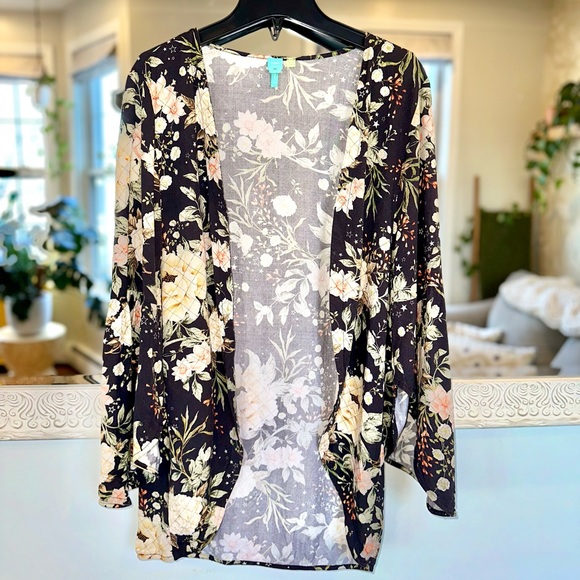 Farm Rio Flowy Floral Quilt Stitch Pattern Open Front Cardigan/Shrug Bell Sleeve - Picture 5 of 11